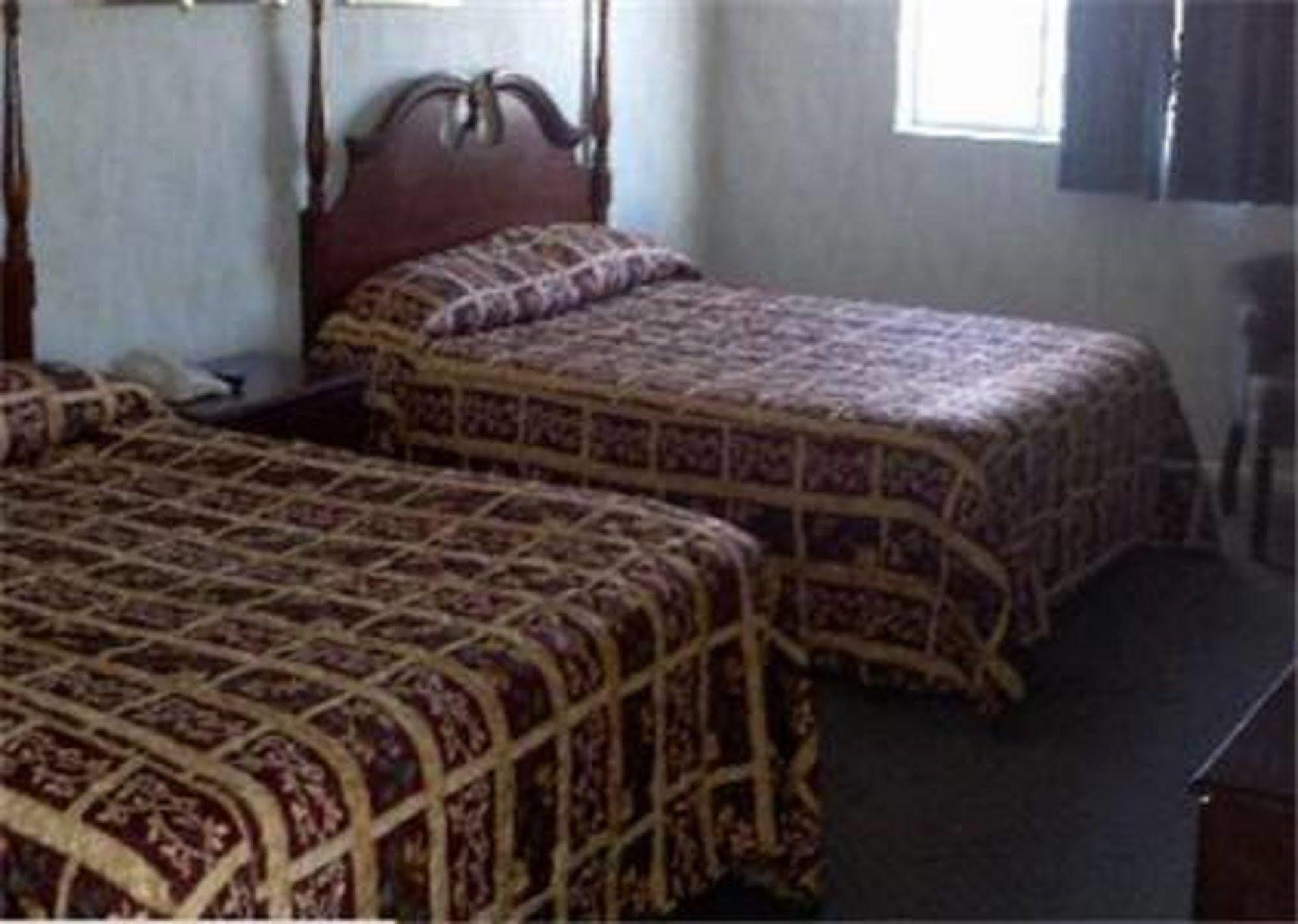 Thunderbird Motel Bishop Bagian luar foto